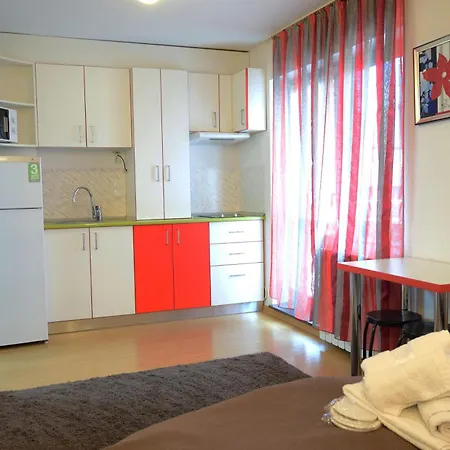 Decebal Aparthotel 3*