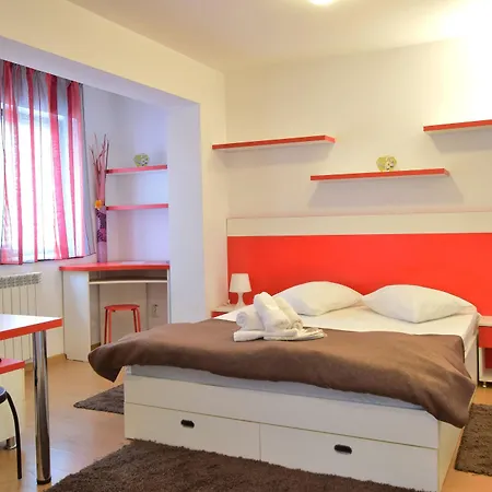Decebal Apart Otel 3*