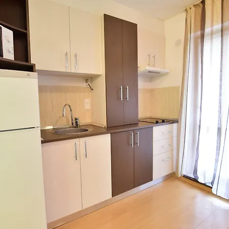 Decebal Apart Otel Bükreş