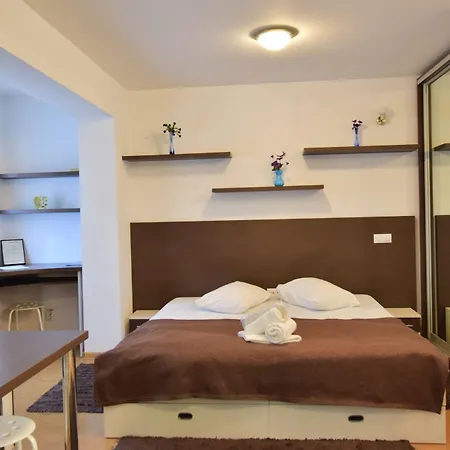 Decebal 3* Bükreş