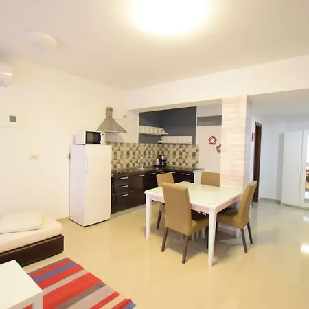 Decebal 3* Bükreş