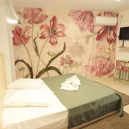 Decebal Apart Otel Bükreş