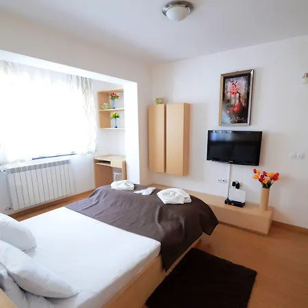 Decebal Aparthotel 3*