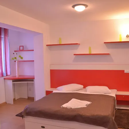Decebal Apart Otel Bükreş