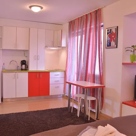 Decebal Apart Otel 3*