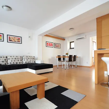 Decebal 公寓式酒店 3*