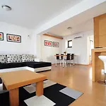 Decebal Apart-hotel 3*