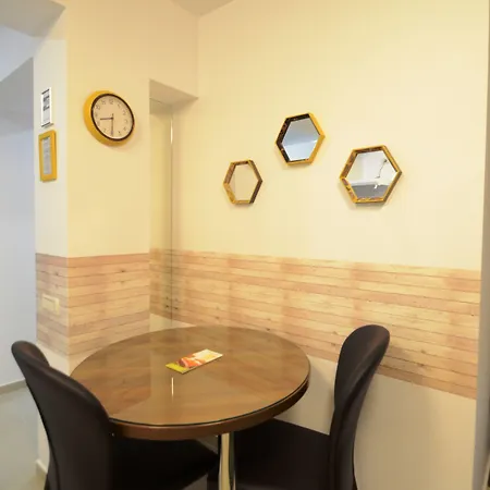 Decebal בוקרשט