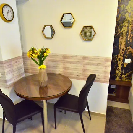 Decebal 3* בוקרשט