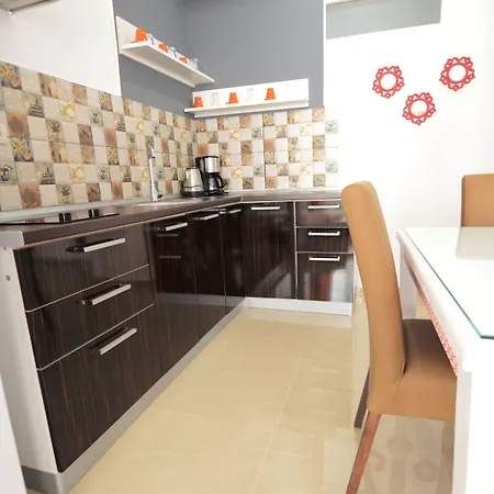 Decebal 3* בוקרשט